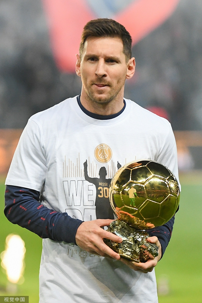 斯玛特谈詹姆斯复出：他球商极高，所有人因为他在场受益匪浅（斯玛特谈詹姆斯回归：顶级球商加持，全队受益良多）