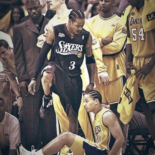 互致问候，U17世界杯期间日本队与墨西哥队在酒店相互列队致意（U17世界杯期间酒店相遇：日本队与墨西哥队列队互致问候）