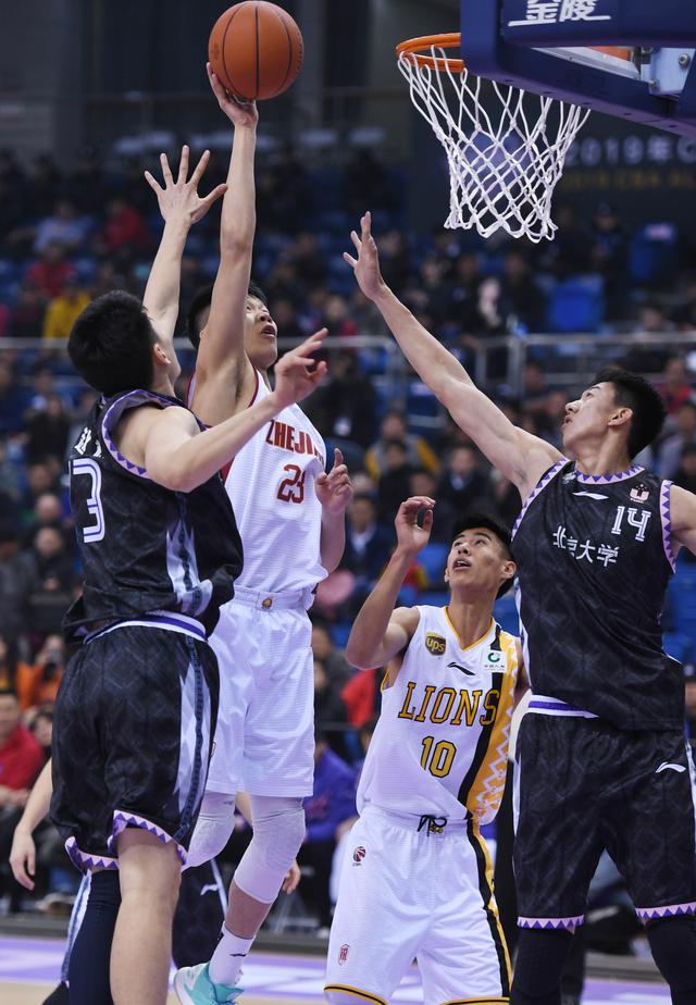 马卡盛赞库库：带领蓝军击溃巴萨，没人能质疑他国家队主力位置（马卡力挺库库：率切尔西痛击巴萨，国家队主力地位毋庸置疑）