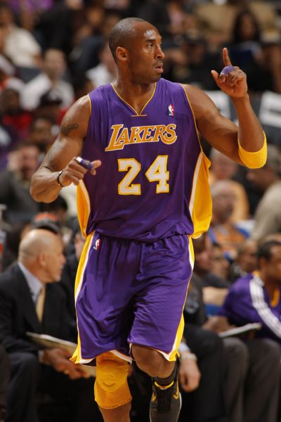 埃斯特旺经纪人：我们连续4年和巴萨谈转会，但对方财政困难（埃斯特旺经纪人：与巴萨谈转会已四年仍无果，因其财政拮据）