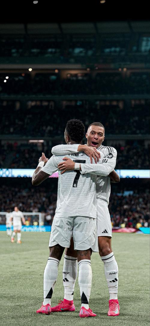 德国U21主帅：卡尔会在本月完成首秀，我们已看到了他的能力（德国U21主教练：卡尔有望本月上演首秀，我们已见识到他的实力）