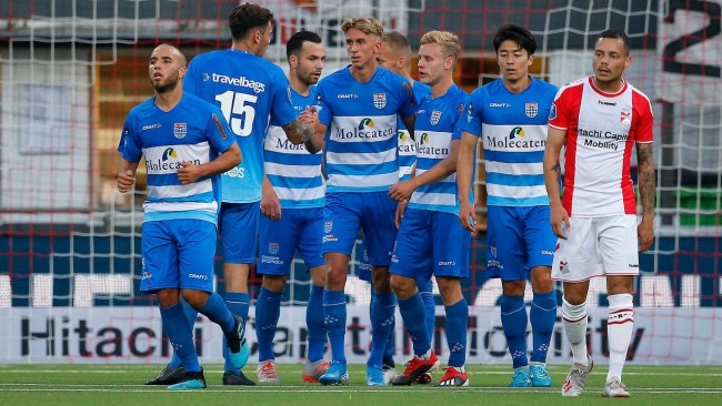 南通降级后郑浩乾采访时落泪：对不起球迷的支持.